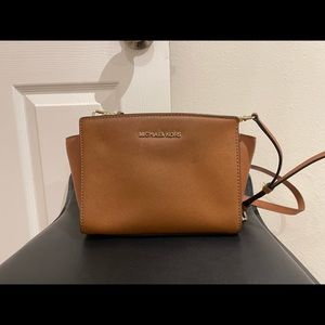 Michael Kors Crossbody